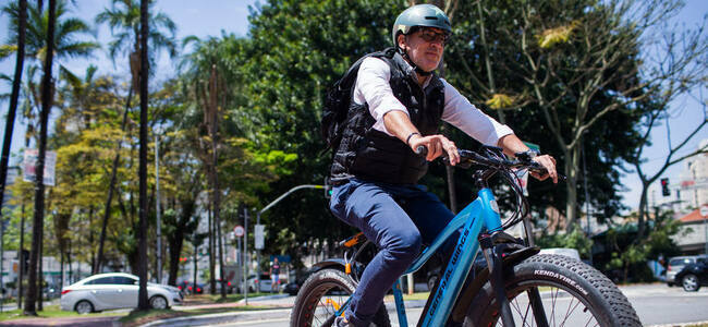 bicicleta-eletrica-vira-alternativa-de-transporte-em-regioes-do-brasil