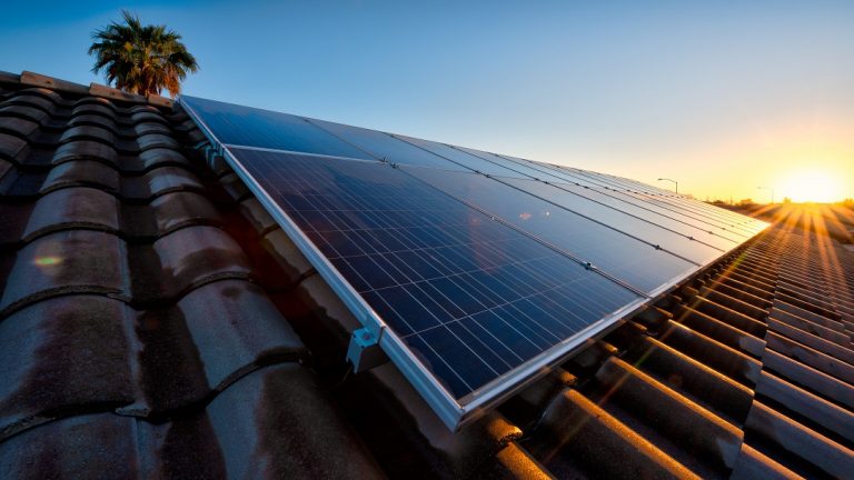 familias menor renda investem geracao solar segundo pesquisa Renovigi